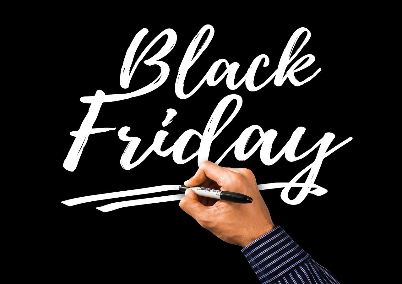 Smykkeguld til spotpris: Sådan jagter du black friday’s bedste tilbud